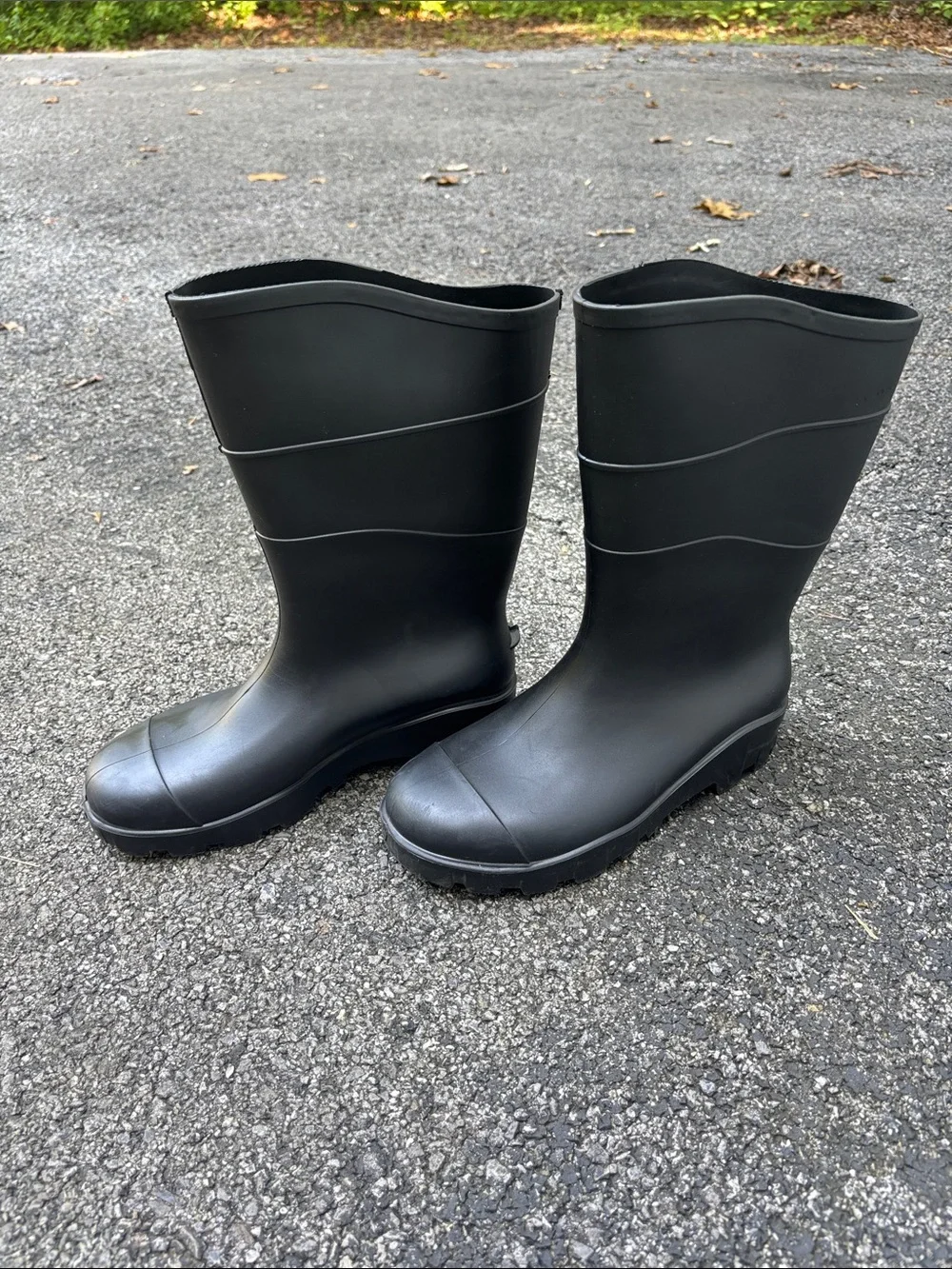 Mismatched Marshalltown & Servus Unisex Black Rubber Work Boots